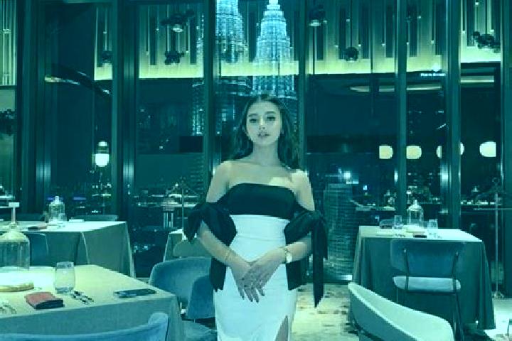 escort Zarra