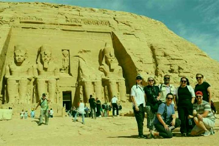 Escorts Abu Simbel, Egypt — Local Companions