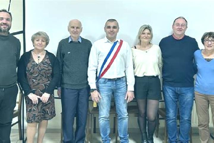 Escorts Abzac, France — Local Companions