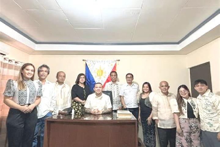 Escorts Ag-ambulong, Philippines — Local Companions