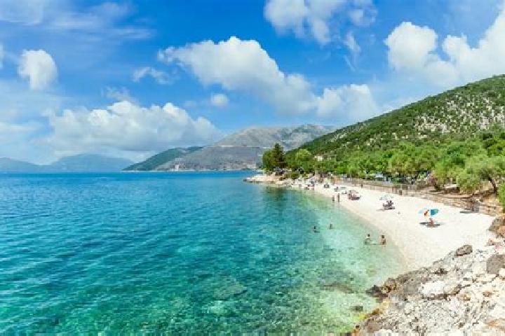 Escorts Agia Paraskevi Lamieon, Greece — Local Companions