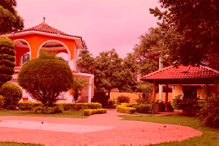 Escorts Ahuacatitlan Cuarto y Quinto Cuartel, Mexico — Local Companions