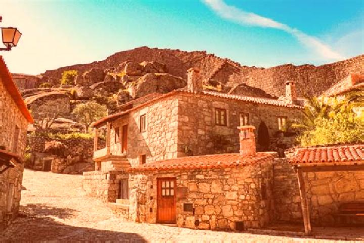 Escorts Aldeia de Joanes, Portugal — Local Companions