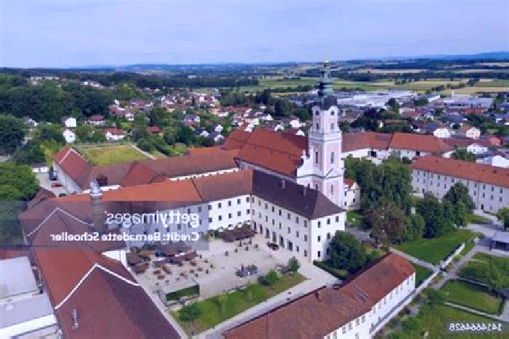 Escorts Aldersbach, Germany — Local Companions