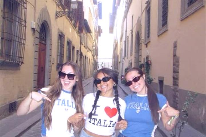 Escorts Algua, Italy — Local Companions