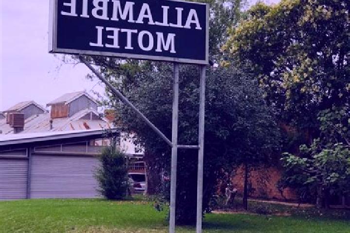 Escorts Allambie Heights, Australia — Local Companions