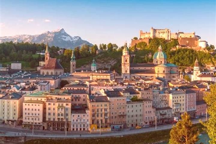 Escorts Allentsteig, Austria — Local Companions