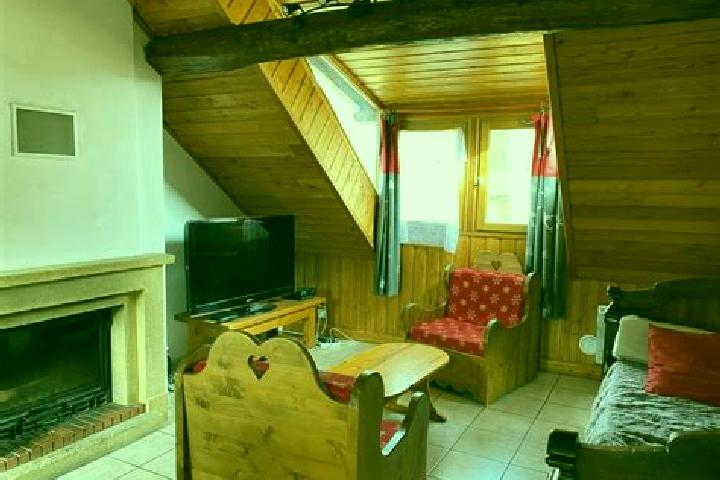 Escorts Allos, France — Local Companions