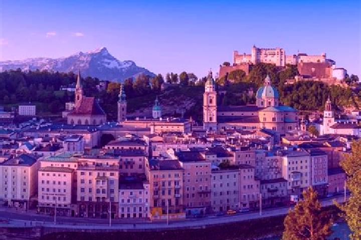 Escorts Altmelon, Austria — Local Companions