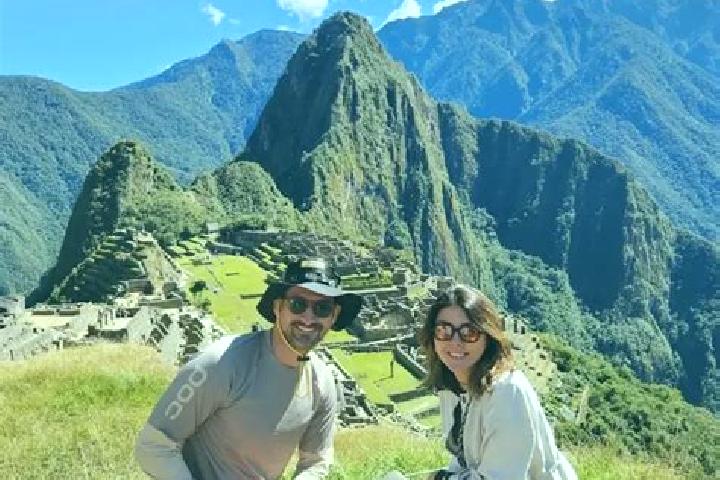 Escorts Ambato, Peru — Local Companions