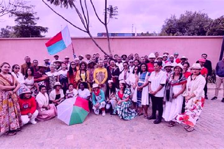 Escorts Ambatolaona, Madagascar — Local Companions