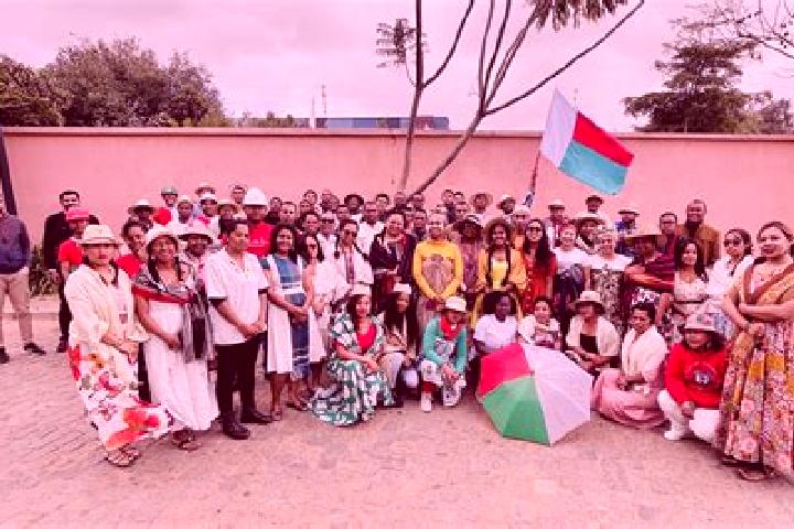 Escorts Ambohitseheno, Madagascar — Local Companions