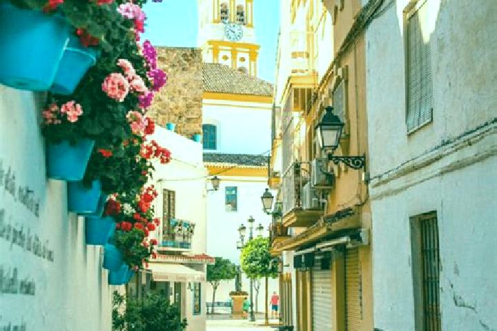 Escorts Amusquillo, Spain — Local Companions