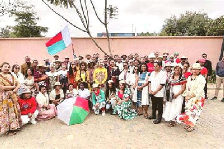 Escorts Anandravy, Madagascar — Local Companions
