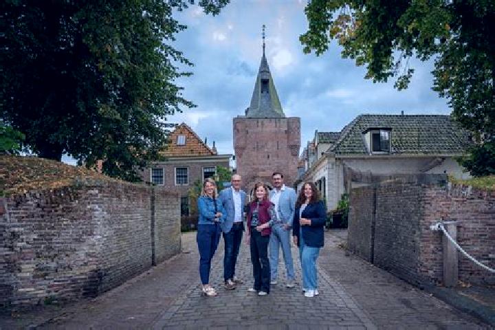 Escorts Andijk, Netherlands — Local Companions