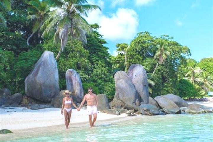 Escorts Anse Royale, Seychelles — Local Companions