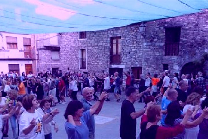 Escorts Aragues del Puerto, Spain — Local Companions