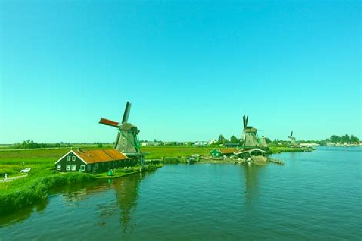 Escorts Arensgenhout, Netherlands — Local Companions