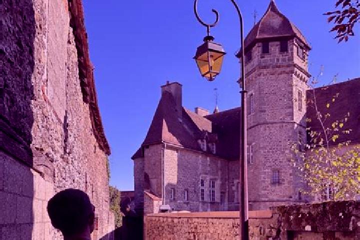 Escorts Arnay-le-Duc, France — Local Companions
