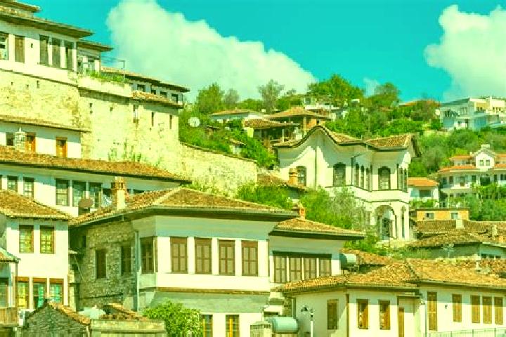 Escorts Arrez, Albania — Local Companions