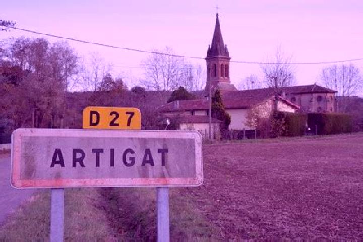 Escorts Artigat, France — Local Companions