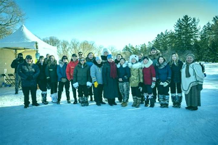Escorts Arviat, Canada — Local Companions