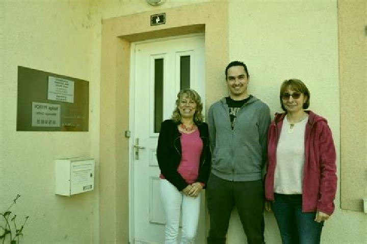 Escorts Ascoux, France — Local Companions