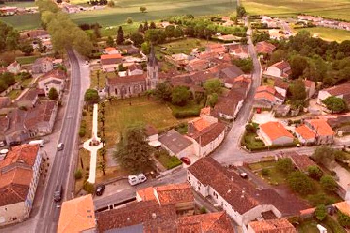 Escorts Asnieres-la-Giraud, France — Local Companions