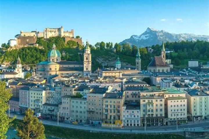Escorts Attersee, Austria — Local Companions