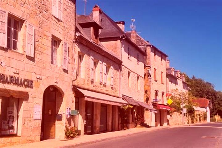 Escorts Ayen, France — Local Companions