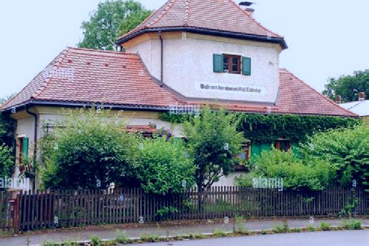 Escorts Aying, Germany — Local Companions