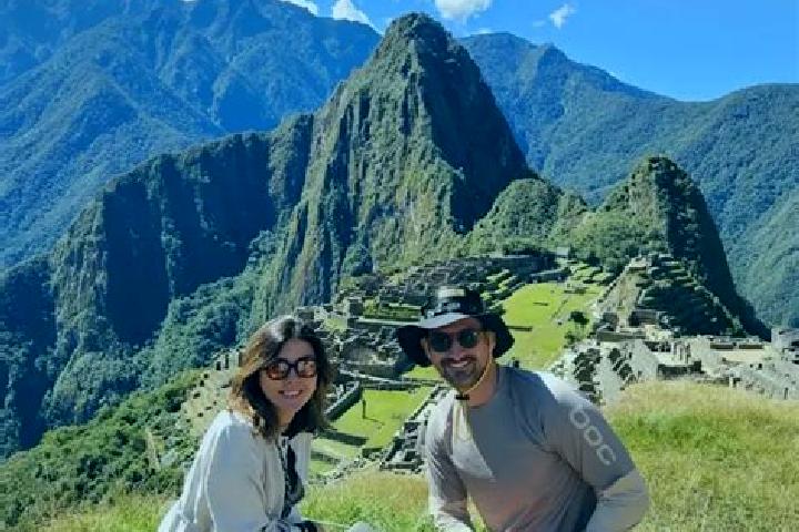 Escorts Ayrampuni, Peru — Local Companions