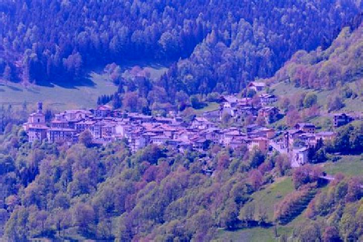 Escorts Azzone, Italy — Local Companions