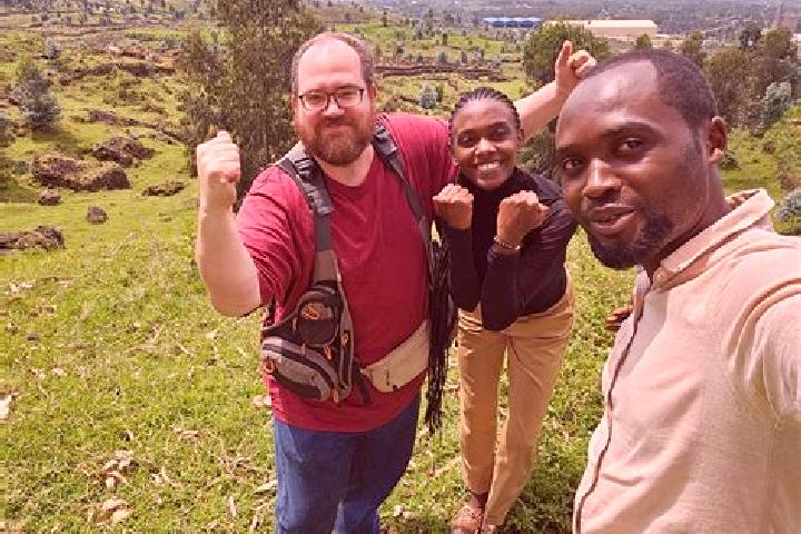 Escorts Babamba, DR Congo — Local Companions
