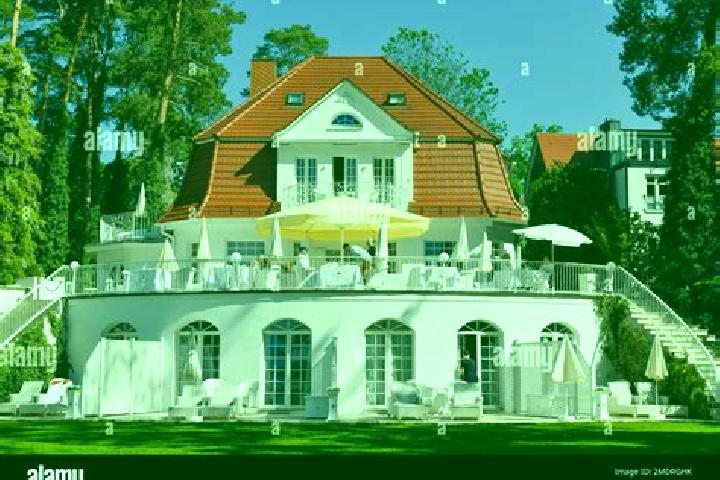 Escorts Bad Saarow, Germany — Local Companions