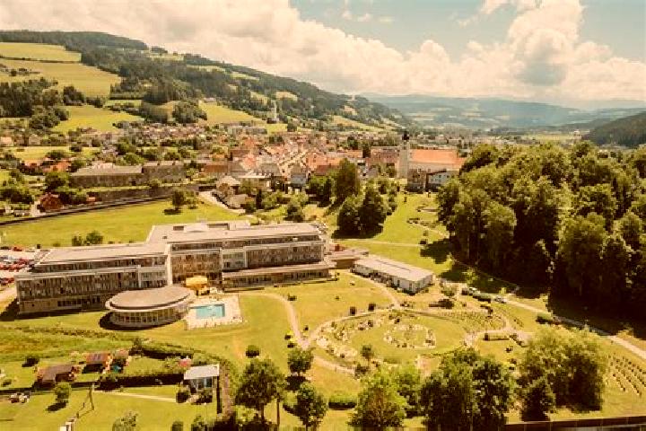 Escorts Bad Sankt Leonhard im Lavanttal, Austria — Local Companions