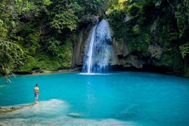 Escorts Badian, Philippines — Local Companions