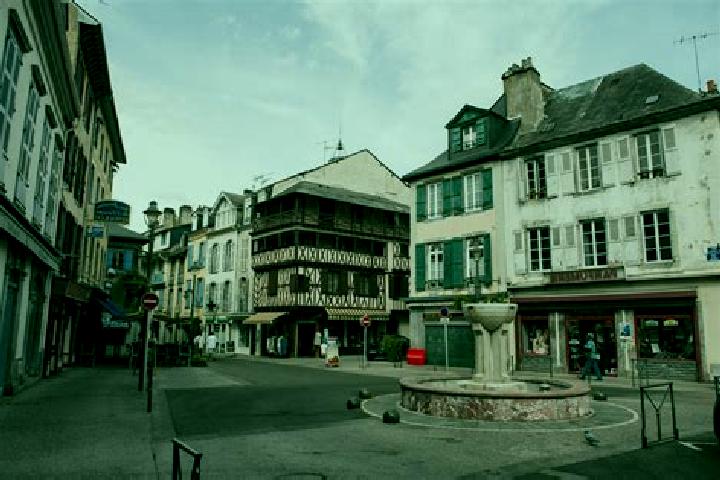 Escorts Bagneres-de-Bigorre, France — Local Companions