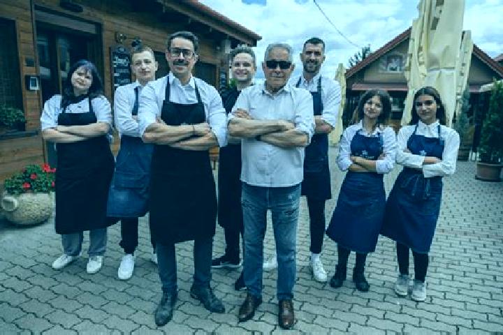 Escorts Baiculesti, Romania — Local Companions