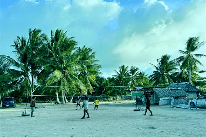 Escorts Bakaka Village, Kiribati — Local Companions