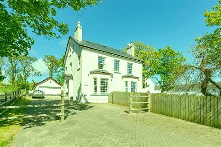 Escorts Ballabeg, Isle of Man — Local Companions