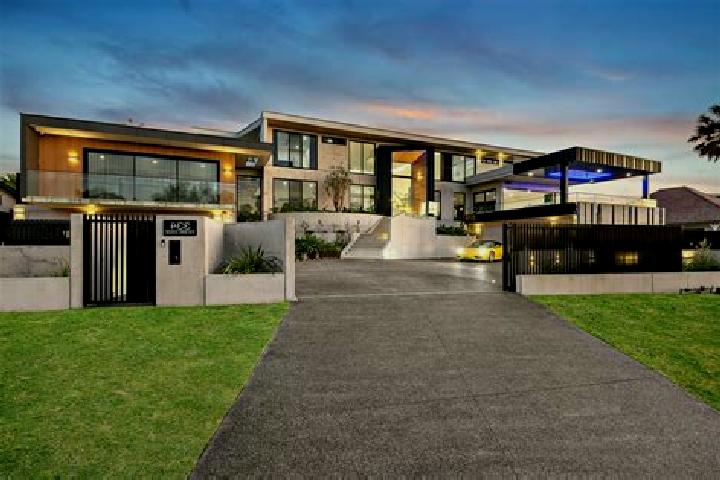 Escorts Ballajura, Australia — Local Companions