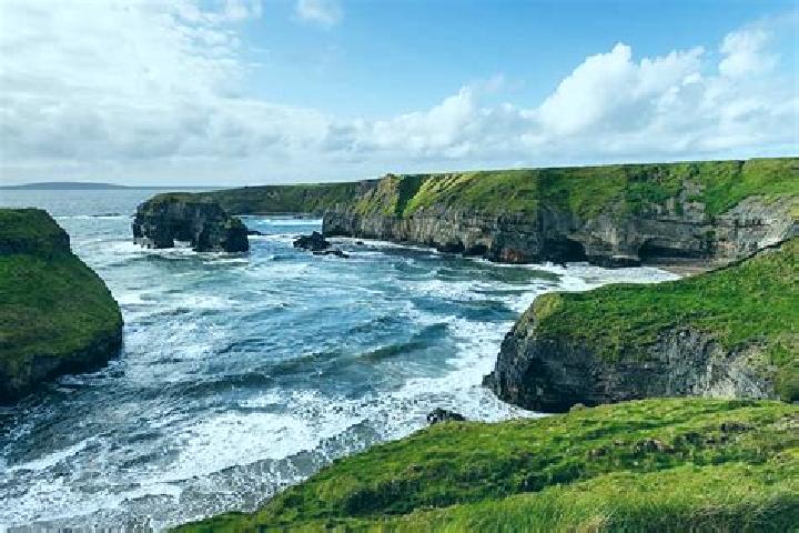 Escorts Ballybunnion, Ireland — Local Companions