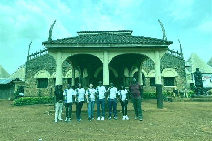 Escorts Bamendjou, Cameroon — Local Companions