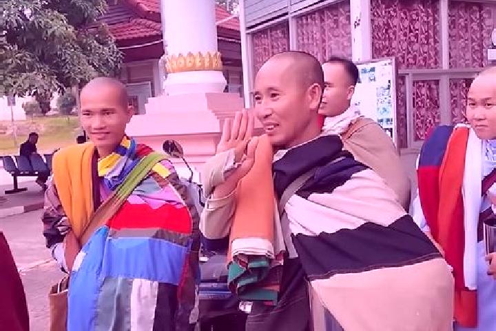 Escorts Ban Bouakhai, Laos — Local Companions