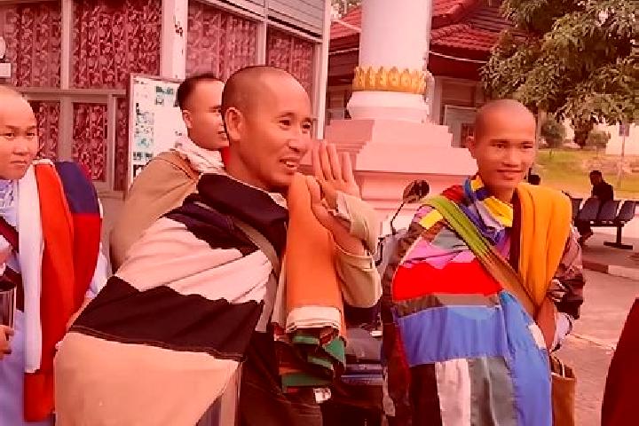 Escorts Ban Fangdeng, Laos — Local Companions