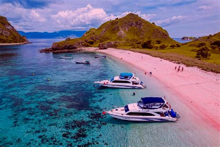 Escorts Banjar Abuan, Indonesia — Local Companions