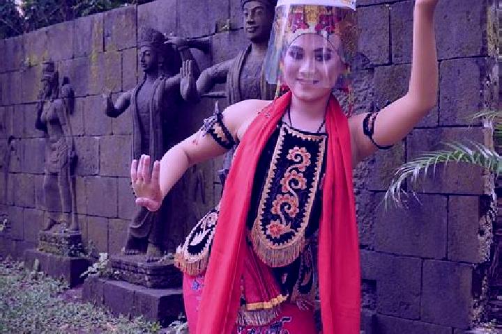 Escorts Banjar Tamansari, Indonesia — Local Companions