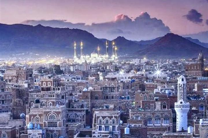 Escorts Baqim as Suq, Yemen — Local Companions