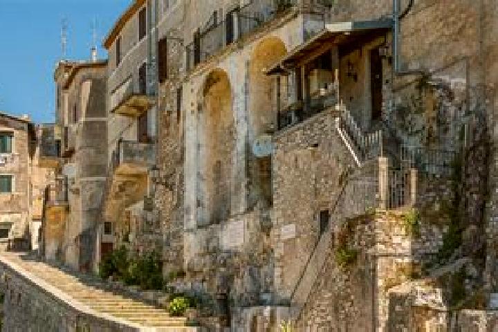 Escorts Bassiano, Italy — Local Companions